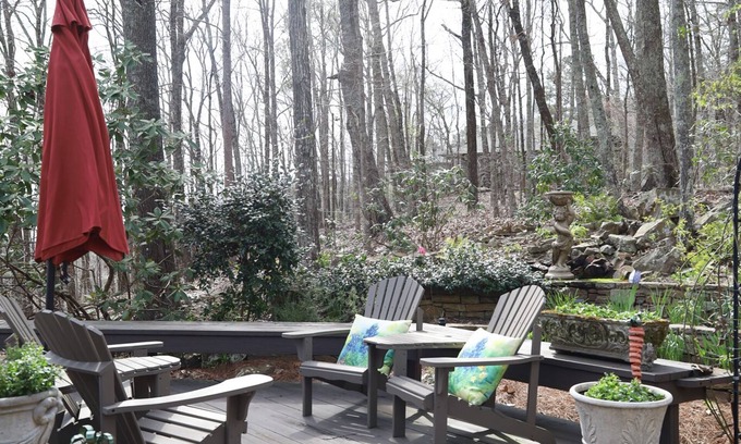 Gadsden House | Beautiful mountain home nestled in the woods