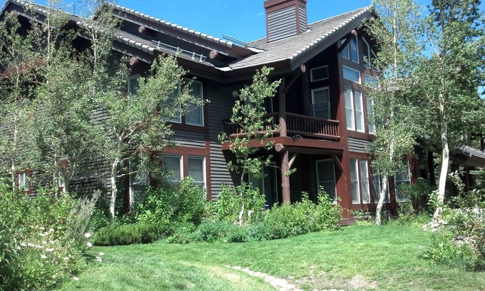Mammoth Lakes Condo | Beautiful Mountain Escape In Snowcreek V - 2BR/2 Bath Sleeps 6
