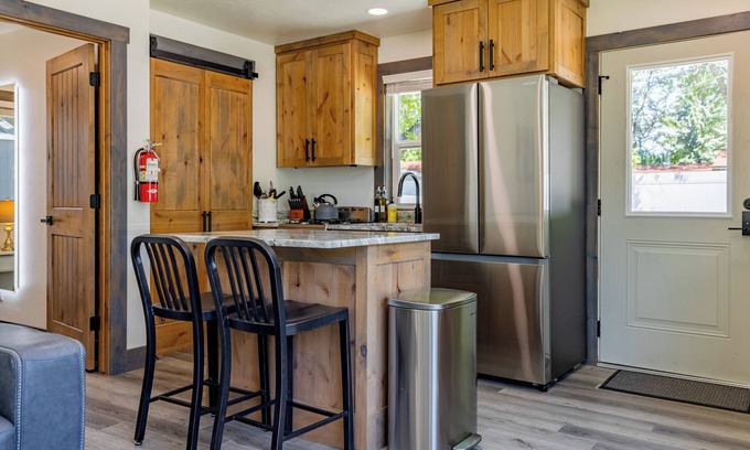 Cody House | Beautiful NEW 1-bed, 1-bath right in downtown Cody! Sleeps up to 4.