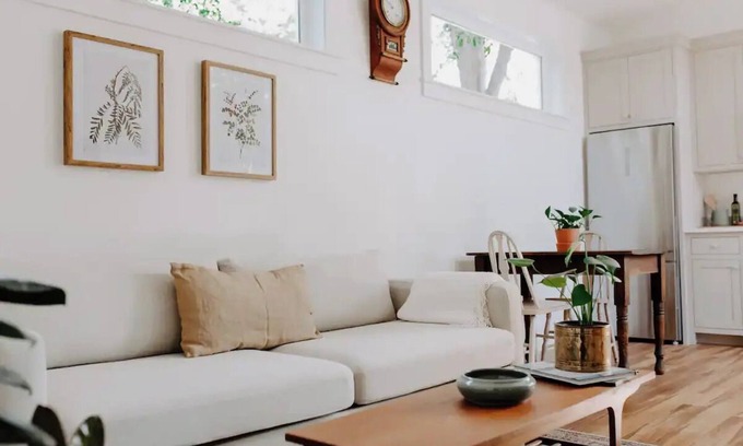 Collister Cottage | Beautiful, North Boise Guesthousenn