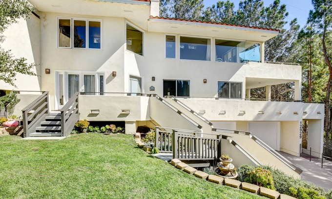 Del Mar Heights House | BEAUTIFUL OCEAN VIEW & TORREY PINES SERENITY