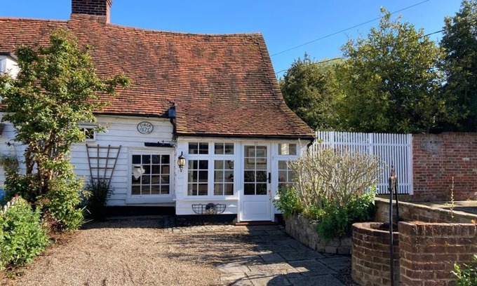 West Mersea Cottage | Beautiful period fisherman's cottage