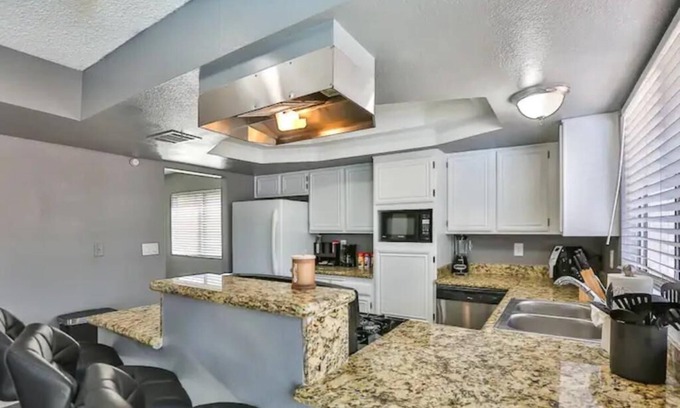 Whitney Ranch House | Beautiful pool home near strip