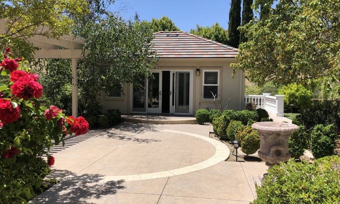 Silver Creek House | Beautiful private guesthouse in upscale neighborhood