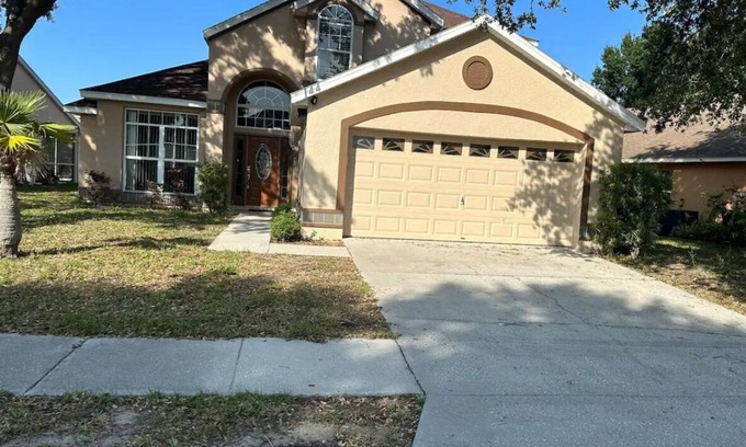Lake Davenport Estates House | Beautiful, Quaint, Clean 4-bedroom/2.5 home 7.8 miles from all Disney Parks!