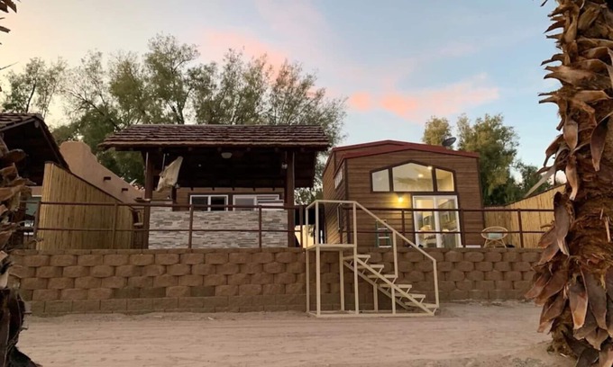 Parker Dam House | Beautiful Riverfront Beach Villa 12