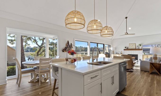 Moss Creek Cottage | Beautiful Salt Marsh Cottage in Moss Creek, where serenity awaits.