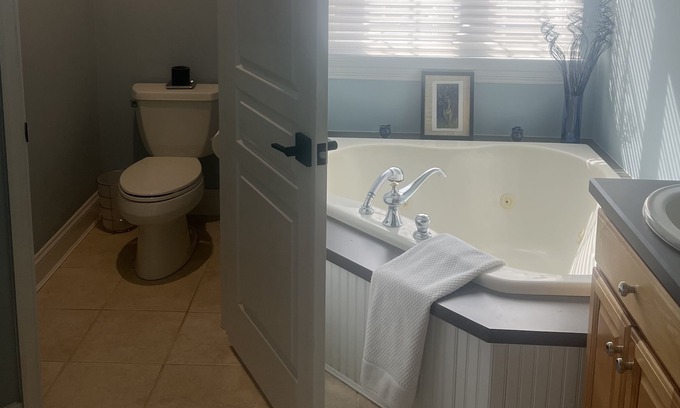 Edgewater House | Beautiful single-family home near the South River with private pool and hot tub