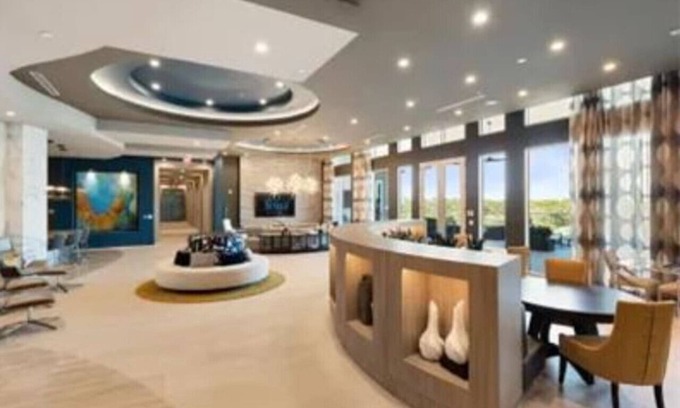 The Galleria Apartment | Beautiful Spacious 2 bed/2bath Apartment in The Galleria