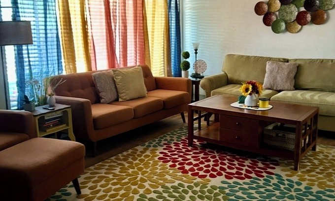 Beverly Green House | Beautiful, spacious 4-bdrm home off the Las Vegas Strip with views of the strat.