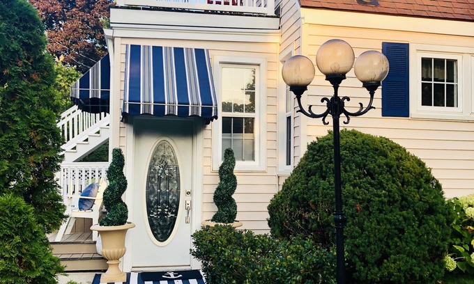 Frankfort Apartment | Beautiful Studio for weekend getaway! Best location ever!