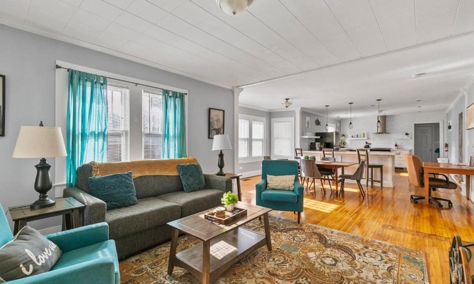 Birmingham House | Beautiful Tarrant Home-Minutes to Airport and Downtown