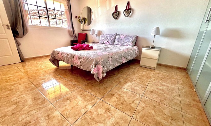 Lomo Quiebre Apartment | Beautiful three bedroom apartment with shared swimming pool and WIFI