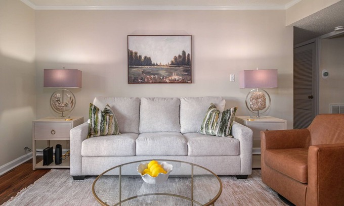 Vestavia Hills Apartment | Beautiful Two Bedroom Home in Homewood, Minutes from Samford, Brookwood Hospital