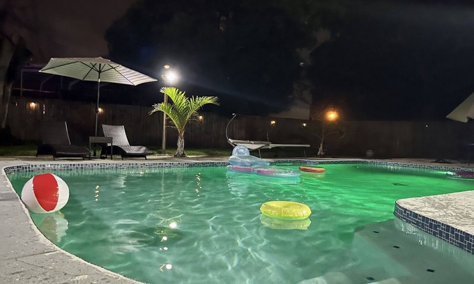 Mill Run House | Beautiful Vacation Home With PRIVATE POOL In Orlando
