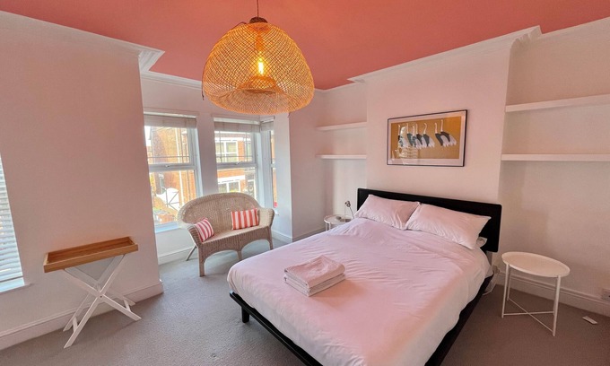 Gorleston-on-Sea House | Beautiful Victorian Family Home in Gorleston on Sea by the beach