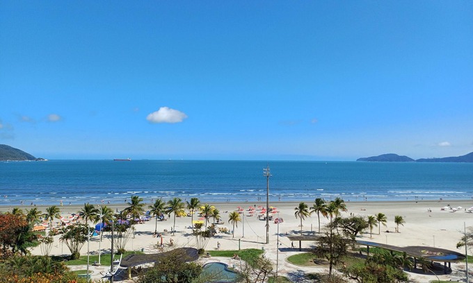 Boqueirao Apartment | Beautiful view of the sea and waterfront gardens!