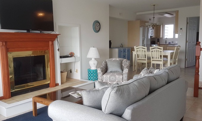 North End House | Beautiful views of the beach