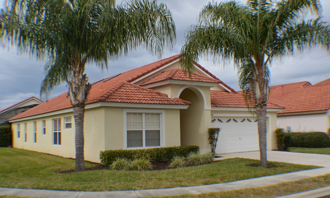 Solana House | Beautiful villa in gated 5 Bdrm 4 bath private pool and spa near Disney