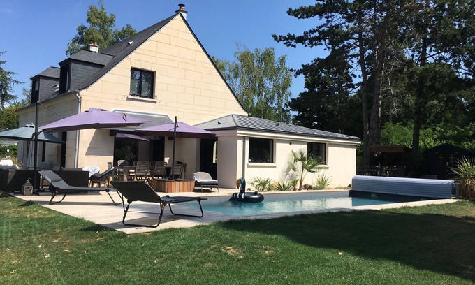 Noisy-le-Roi House | Beautiful Villa with swimming pool close to Paris and Versailles