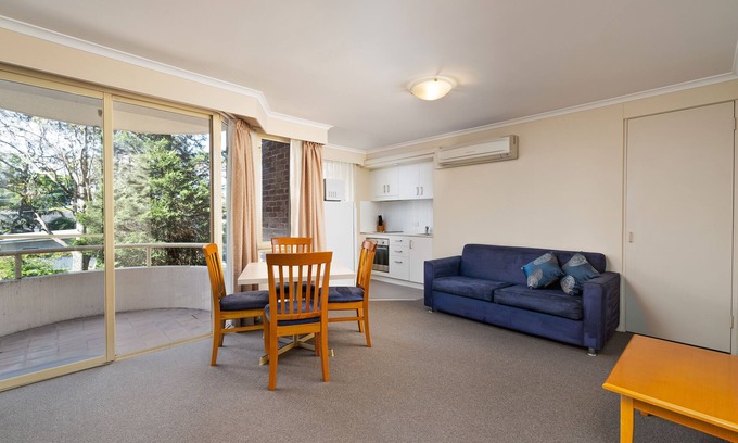 Wahroonga Apartment | Beautiful Wahroonga Apartment