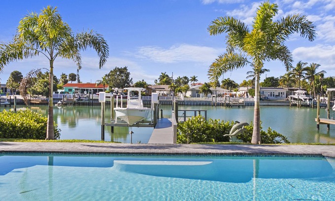 St. Pete Beach House | Beautiful Waterfront Home on Vina Del Mar - Walk to Pass-a-Grille Beach