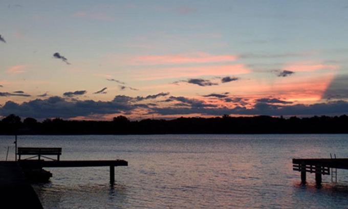 Sturgeon Bay Cottage | Beautiful Waterfront Retreat on Sturgeon Bay, Private Dock.