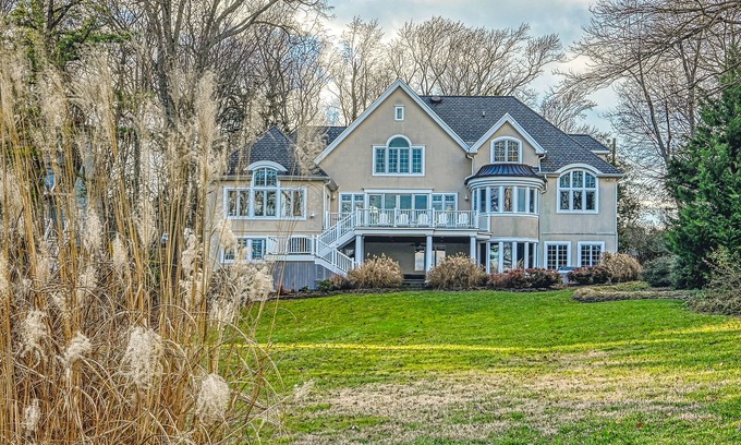 Annapolis House | Beautiful waterfront home on The Chesapeake Bay with private dock & beach access