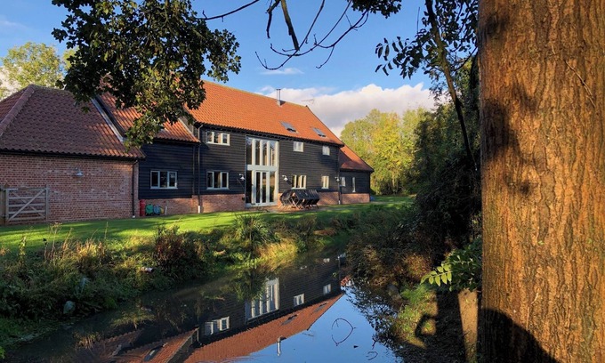 Stowmarket House | Beautifully Converted 16th Century Barn In The Heart Of Suffolk