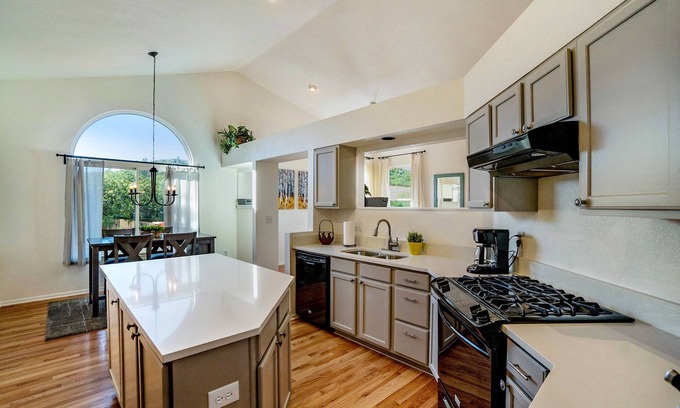 Castle Rock House | Beautifully Undated Home Under the "Rock" and 2 Minutes to Downtown