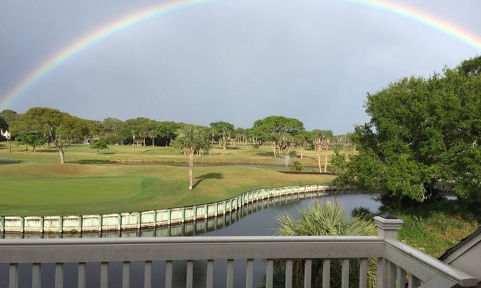 Spinnaker Beachhouses Villa | Beautifully updated villa! Walk to beach, pools, golf, amenity cards!