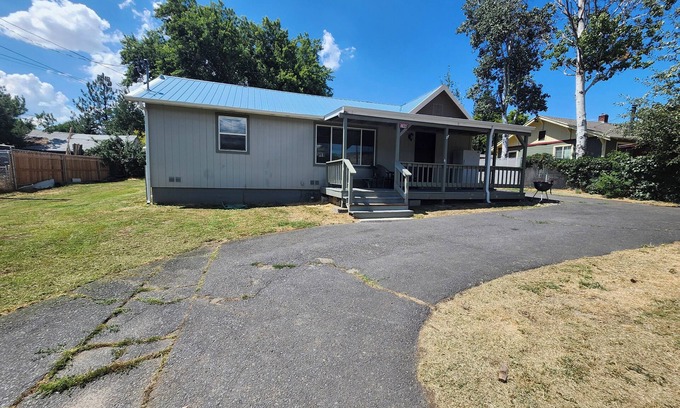 Klamath Falls House | Bed, Bath and Beyond