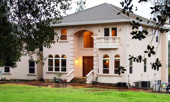 Placerville Bed & Breakfast | Bed & Berries in the CA Wine Country! From the Founder of Shari's Berries!