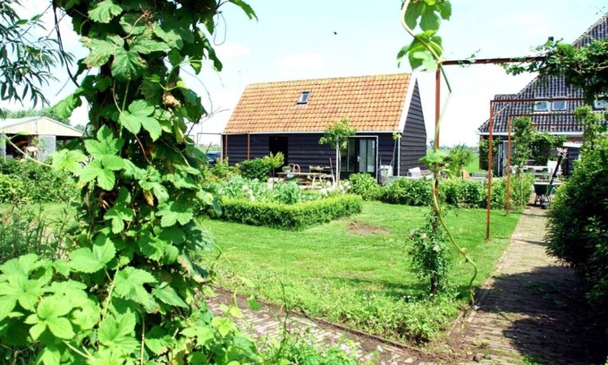 Waterland Apartment | Bed In Waterland