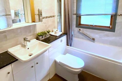 York House | Beech Lodge 2 Hot Tub