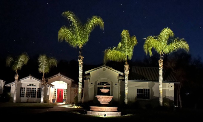 Templeton House | Behind The Red Door/Pool/Middle of Wine Country/Private/Gated/Pool Table