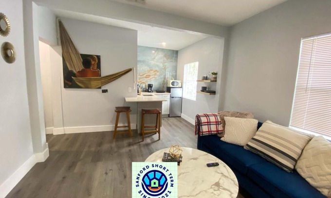 Sanford Apartment | Bella Breeze