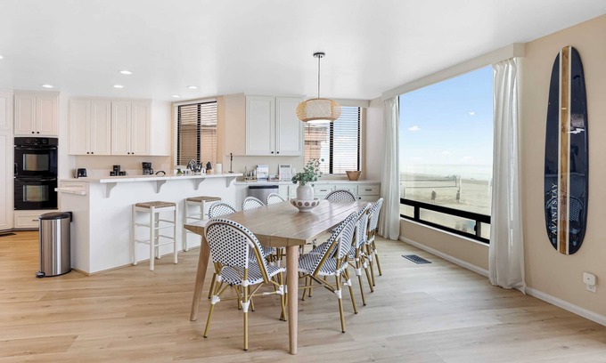 South Mission Beach Condo | Belmont by Avantstay 3BR Home on Mission Beach! Ocean Views!