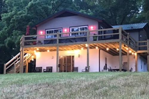 Harbor House House | Belmont NC Riverfront 2-Bedroom Garden Suite