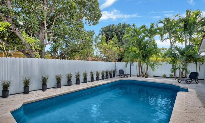 Ojus Apartment | Ben 19697 · Chic 5 Bed 3 Bath w/Heated Pool