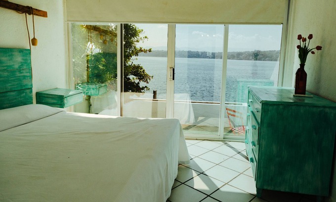 Tequesquitengo Hotel | Bendito Teques