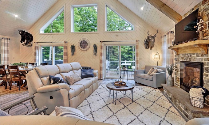 Benezette Cabin | Benezette Cabin w/Hot Tub, Grill & Mtn Views