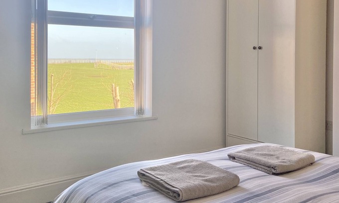 Withernsea House | BeRo Terrace, a cosy home only a minutes walk from the beach!