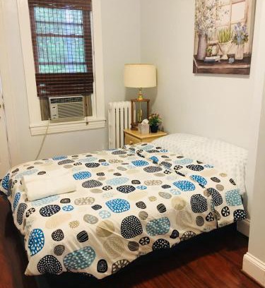 Charles Village Hotel | Best Bedroom Next to JHU