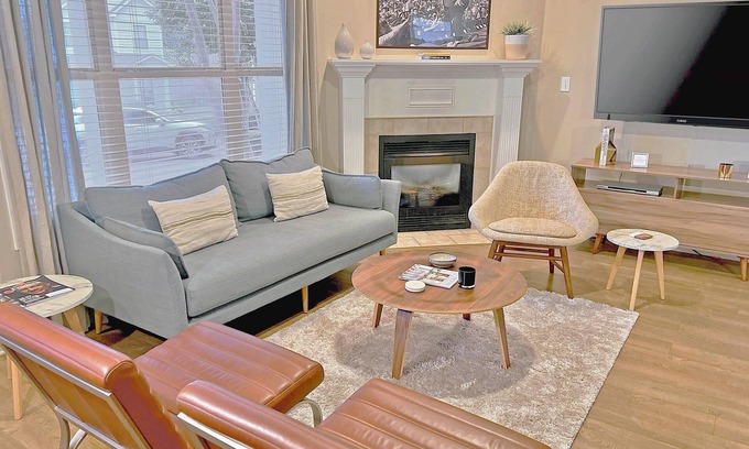 Oxford House | Best Deal in Oxford! 3 bed townhouse 1 mile from the Historic Square and Stadium
