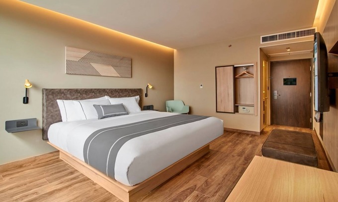 Marina Mazatlan Hotel | Best of Mazatlán Awaits! Rooftop Pool & Relaxation, Free Parking!