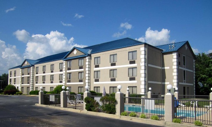 Seven Oaks Hotel | Best Western Executive Inn & Suites