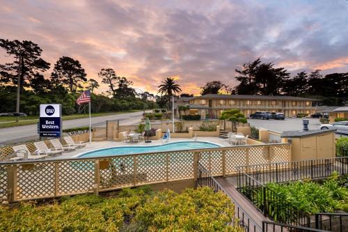 Munras Avenue Hotel | Best Western Park Crest Inn