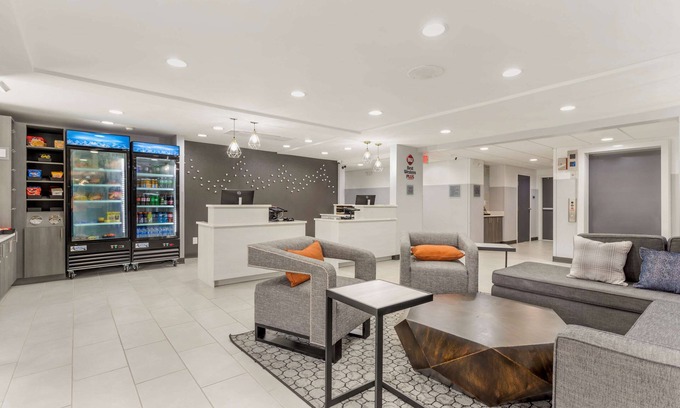 Cleveland Hotel | Best Western Plus Cleveland Inn & Suites