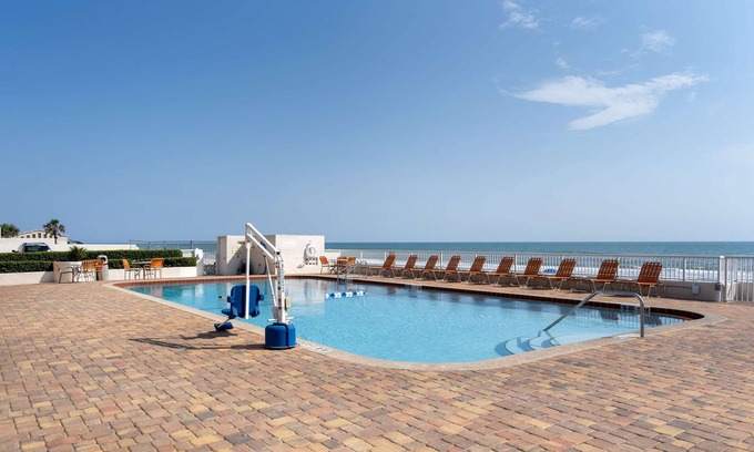 East Daytona Hotel | Best Western Plus Daytona Inn Seabreeze Oceanfront